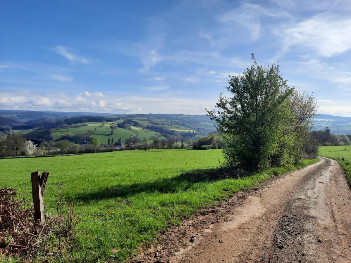 Le Teli Du Loup Dans La Taniere D'Armand Vila Stavelot Exterior foto