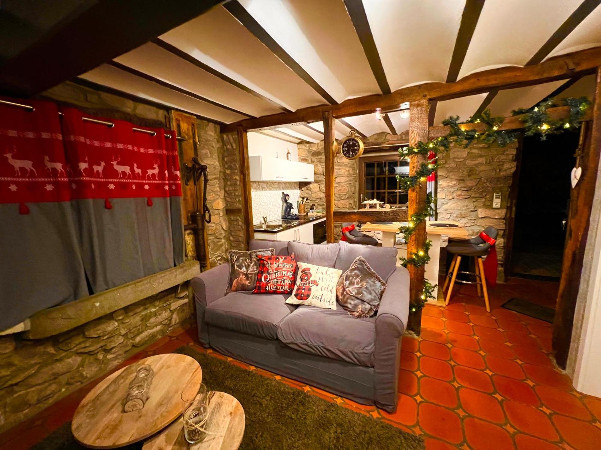 Le Teli Du Loup Dans La Taniere D'Armand Vila Stavelot Exterior foto