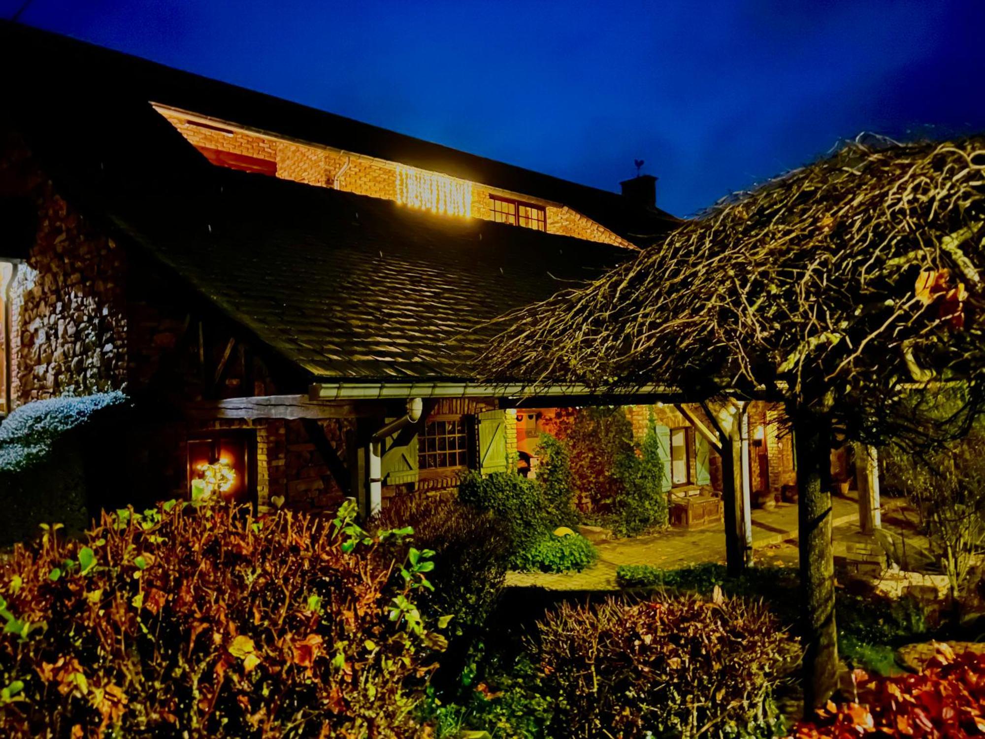 Le Teli Du Loup Dans La Taniere D'Armand Vila Stavelot Exterior foto