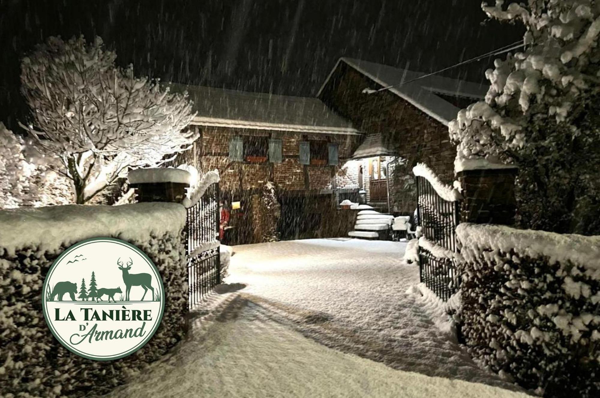 Le Teli Du Loup Dans La Taniere D'Armand Vila Stavelot Exterior foto